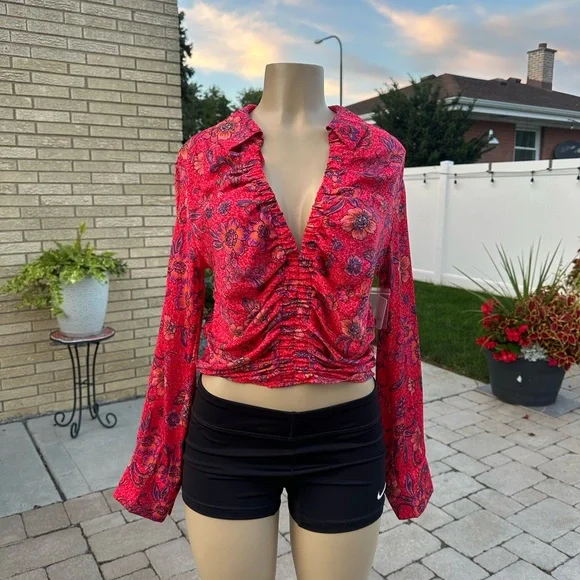 Free People Top Blouse I Got You Crop Floral Printed V Neck Smocked Size M - Picture 4 of 10